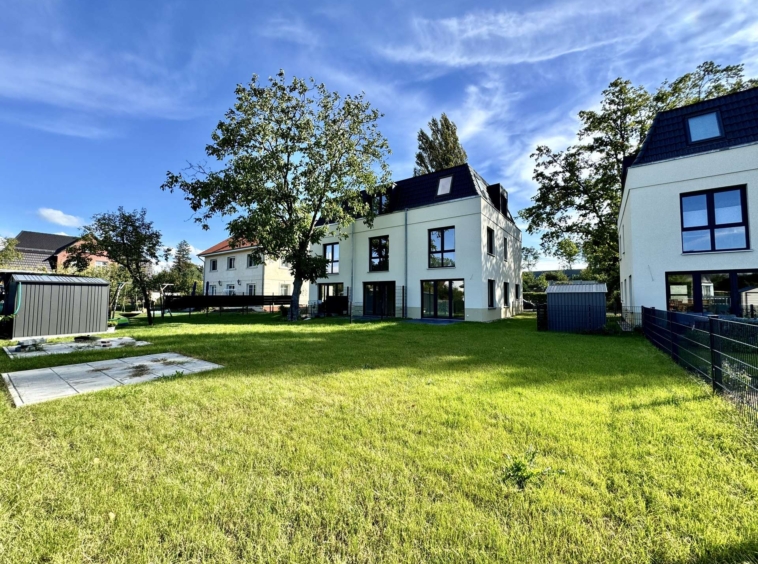 Reihenendhaus mit großem Garten